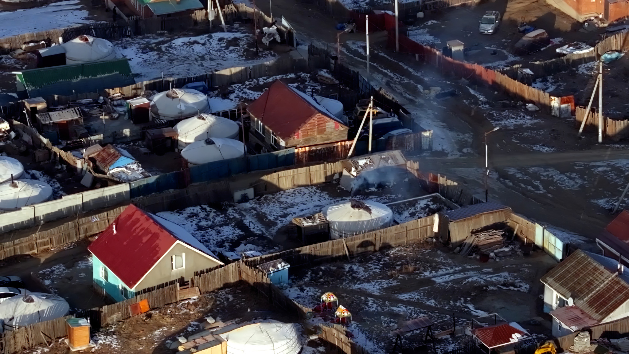 Айл өрх, ААН-ийн яндангаас гарах утааг дрон ашиглан хянах туршилтын ажлыг хийж байна